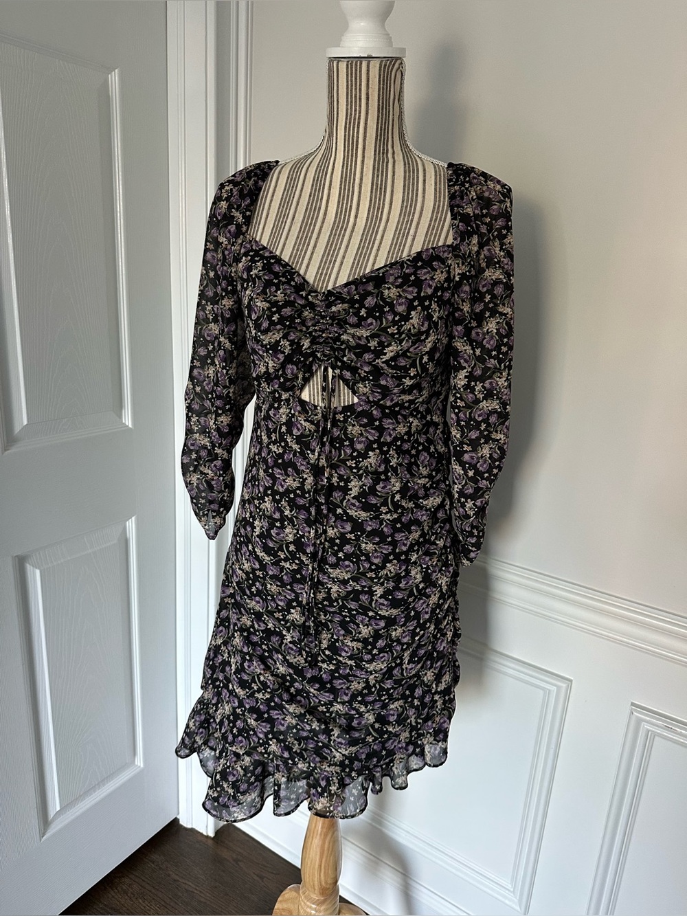 ASTR The Label Black Purple Ditsy Floral Ruched Cutout Mini Dress Size L